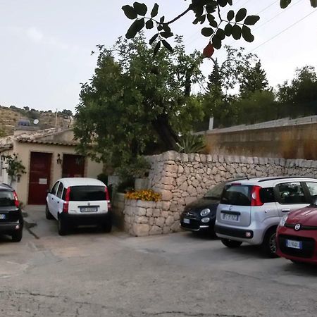 Bed and Breakfast La Suma Sumalia à Noto Extérieur photo