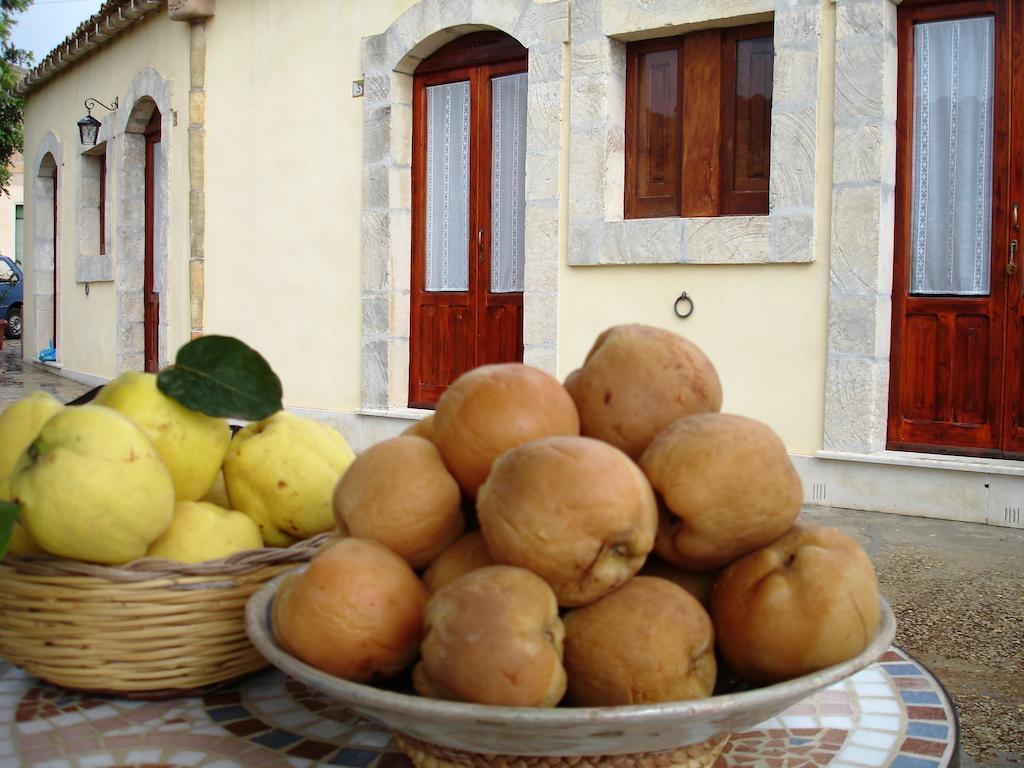 Bed and Breakfast La Suma Sumalia à Noto Extérieur photo